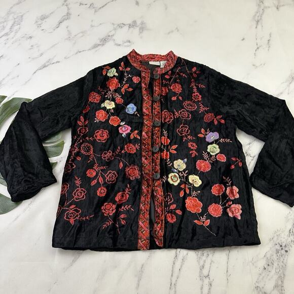 White Stag Jackets & Blazers - White Stag Vintage Y2k Velvet Jacket Size M Black Red Floral Embroidered